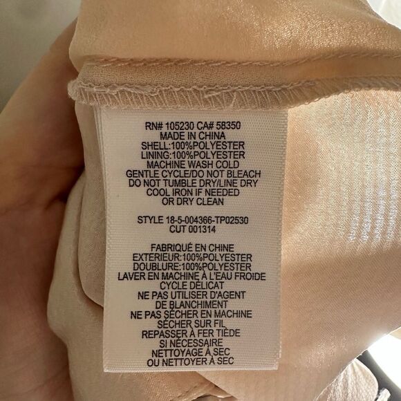 NWT Joie Madora Textured Satin Top Shimmer Blouse Low V Cut Sz Small (flaw) - Picture 8 of 8